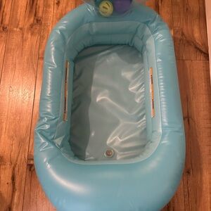 Inflatable Blue Baby Tub